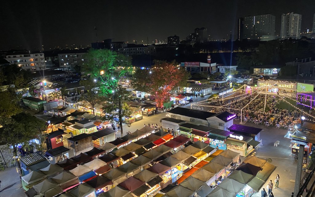 Ton Sai Market Bearing